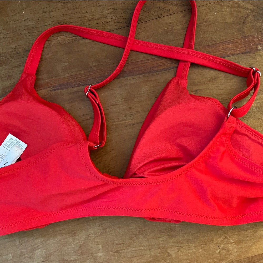 Bikini - Picture 2 of 6